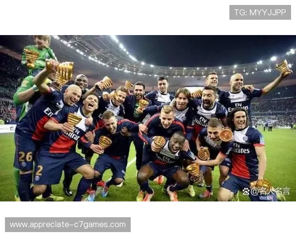 国际足坛风云再起，豪门球队新赛季冲击联赛与欧战双线荣耀