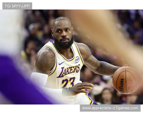 湖人詹姆斯状态回暖带队连胜 勇士续写主场强势表现