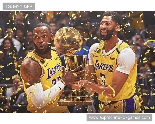 湖人队新赛季备战全力冲击总冠军 詹姆斯与戴维斯领衔豪华阵容